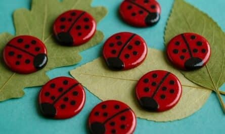 Historische Bastelidee: Marienkäfer aus Siegellack